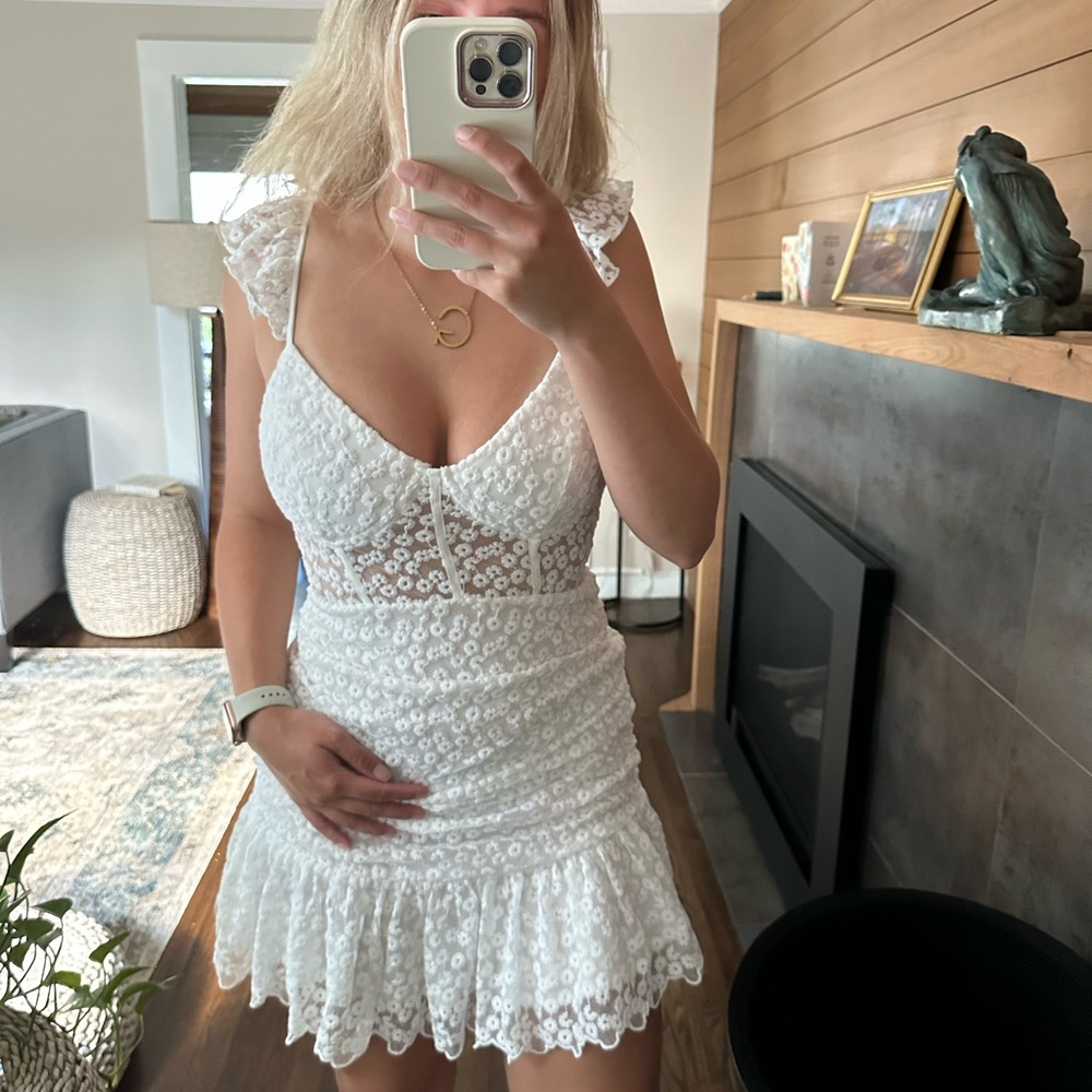 Selfie Leslie Floral Lace Dress in White